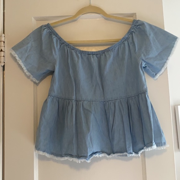 Forever 21 chambray off the should top sz M w/ fringed/frayed edges - Picture 5 of 6